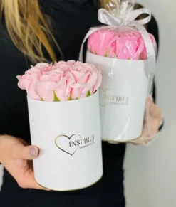 Clearance Blomlåda Inspiruj - Vit låda med tvålrosor - nr 6 Ljuslila Blommor
