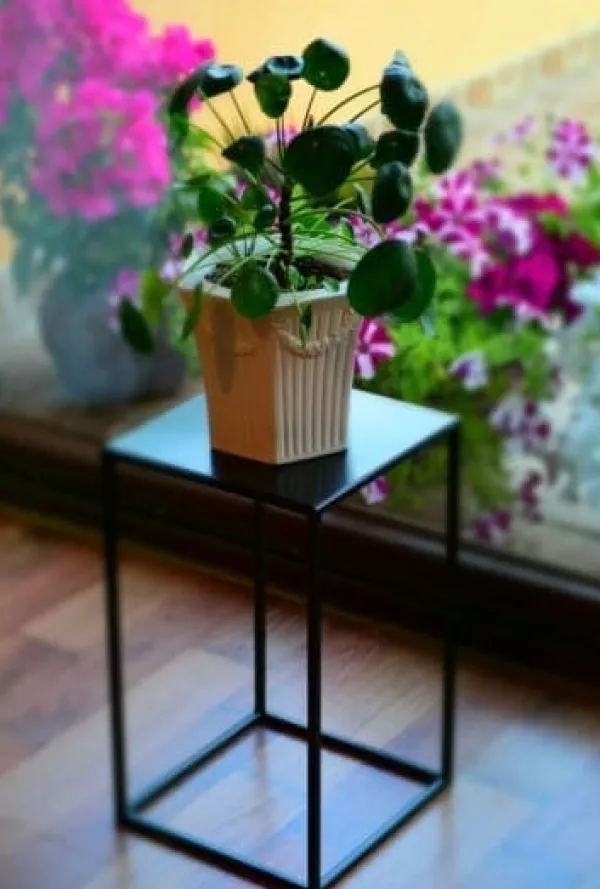 Outlet Blomsterställ LOFT MET 363 – 70 cm vit metall Krukor & Växtbehållare