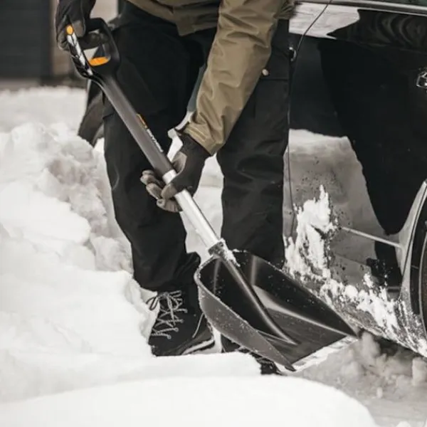 Fiskars Snöskyffel X-Series Bil Teleskopisk, 98,7 cm x 29 cm, polymer - A - Som ny