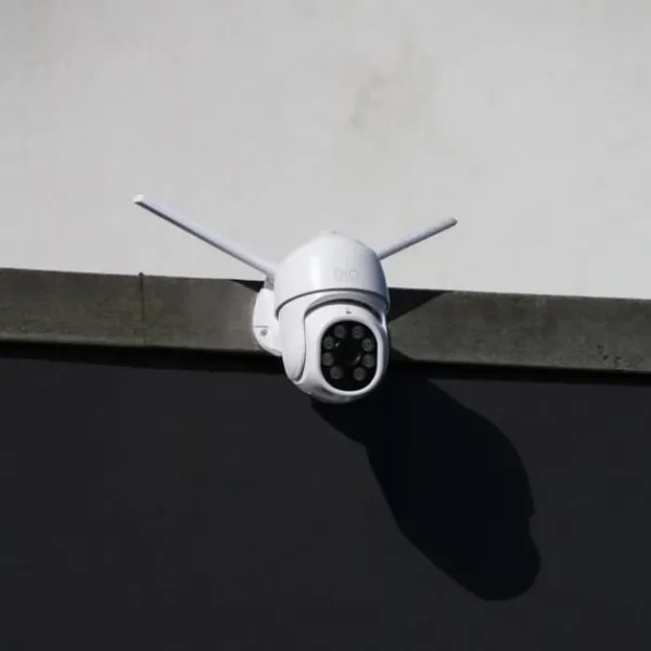 Best Utomhuskameror - DIO CONNECTED HOME - Set om 2 - Roterande trådbunden dubbelband - 4MP Säkerhetsmonitorer & Videokameror